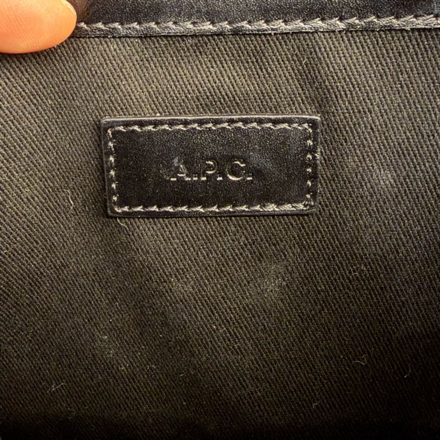 A.P.C. Grace 小號 單肩包 法國簡約時尚品牌 黑色光滑牛皮 皮革 經典款 空姐包 手袋 側斜包 孭背包 手提包 單肩包 包包 沙漏包 A.P.C. Grace bag black box leather-19