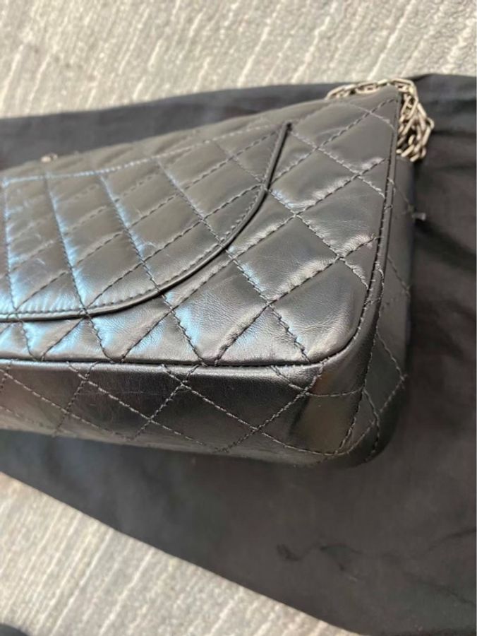 小巴黎二手名牌真品Chanel 2.55  黑銀 膜在 有卡28開 雙蓋 市價37萬-11