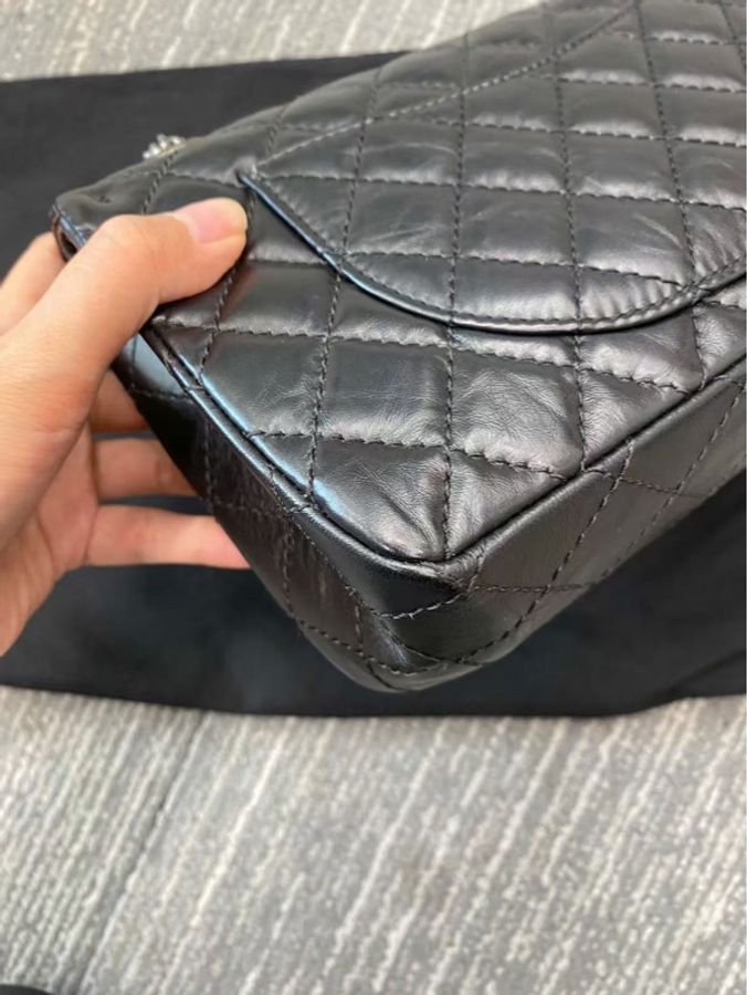 小巴黎二手名牌真品Chanel 2.55  黑銀 膜在 有卡28開 雙蓋 市價37萬-12
