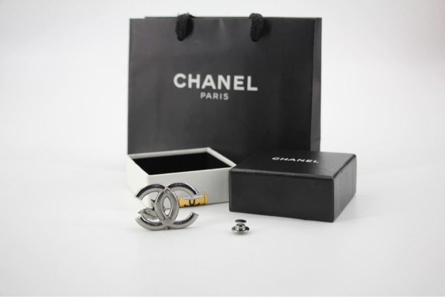 Chanel Vintage 05A 琺瑯黑色CC樹葉大胸針-5