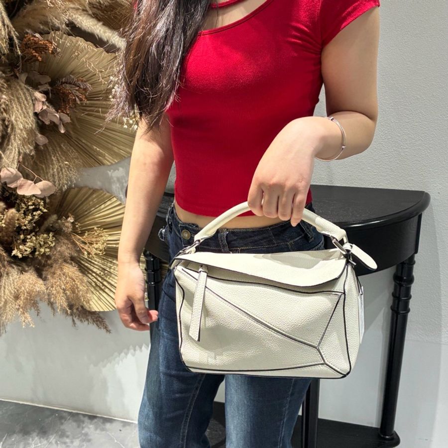 LOEWE 羅意威,白色小號幾何包-4