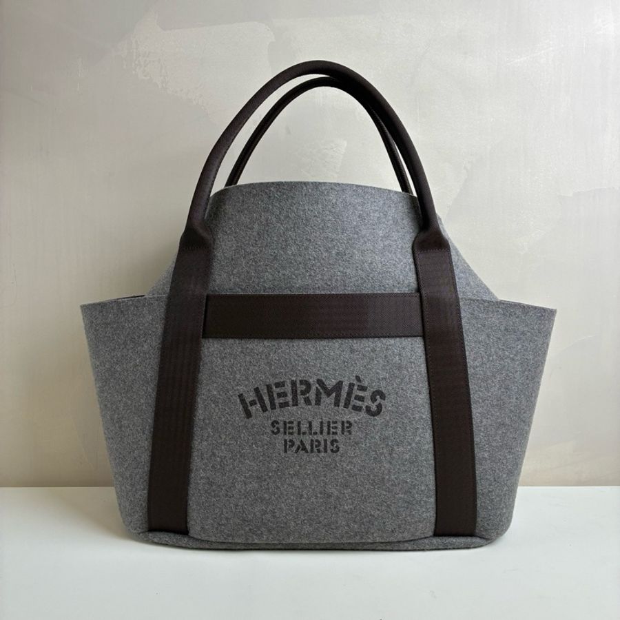 Hermes/愛馬仕 Groom Bag 灰色毛氈馬術包 單肩包 99新 尺寸：38*16*34 附件：可拆卸肩帶。-1