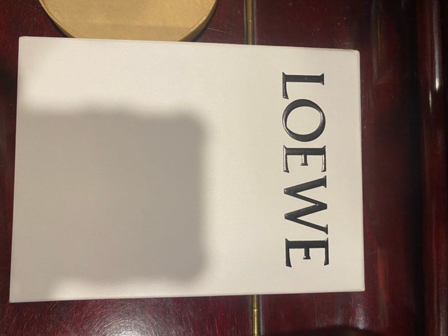 焦糖色Loewe短夾-13