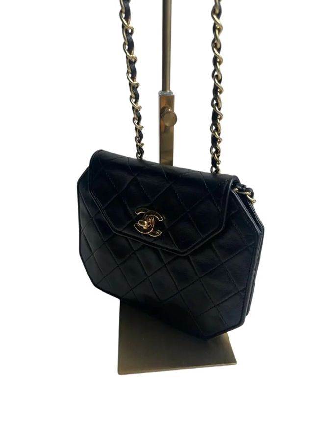 Chanel 黑金雙C扣菱格紋鏈條包-7