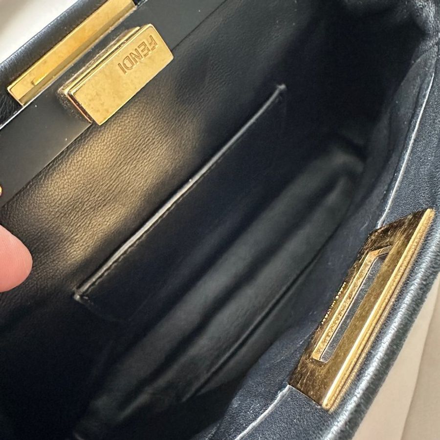 Fendi Peekaboo Studded 小羊皮 手提 肩背-17