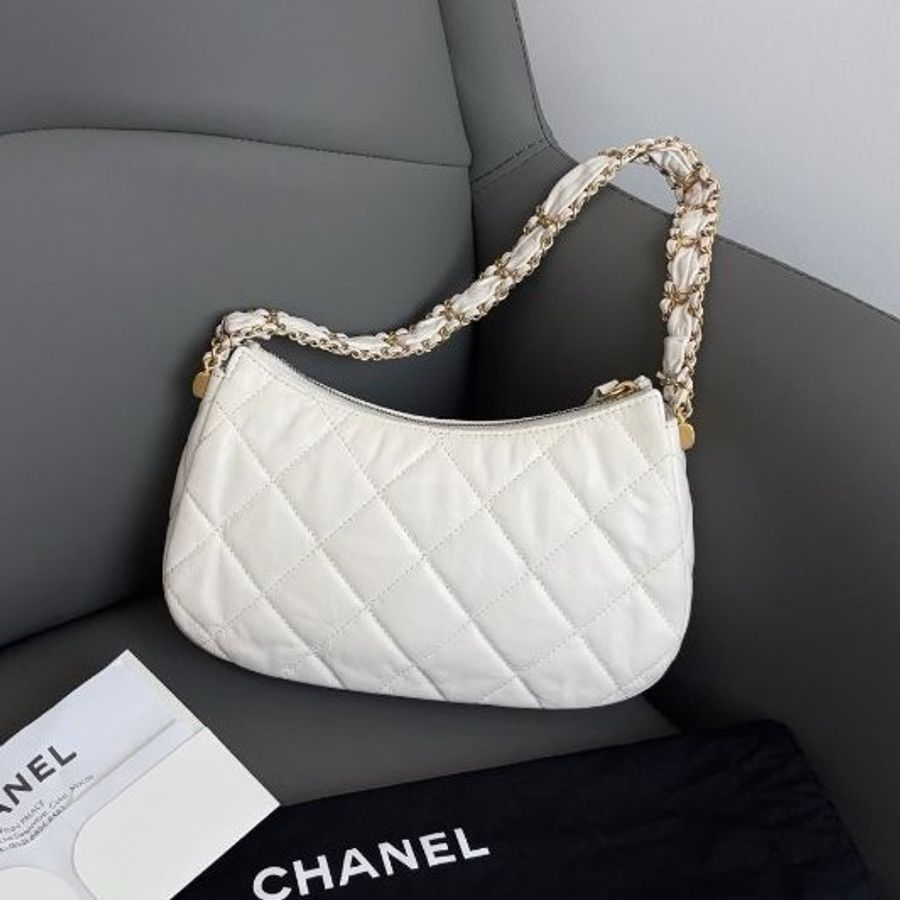 近新品 香奈兒/Chanel 19Bag大號 白色金扣腋下hobo 芯片款-1