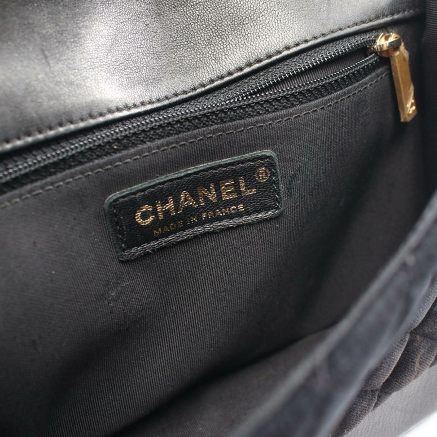 香奈兒 (CHANEL) 絎縫鏈條肩背包，羊皮/絲絨材質，黑色，二手，女士，金色五金-5