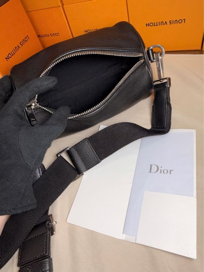 ‼️近新閒置 附購證 Dior 迪奧 素面荔枝皮 黑圓桶包 肩背包 斜背包-6