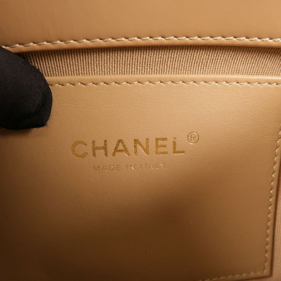 CHANEL 漆皮皮革Mini Messenger Bag肩背袋-10