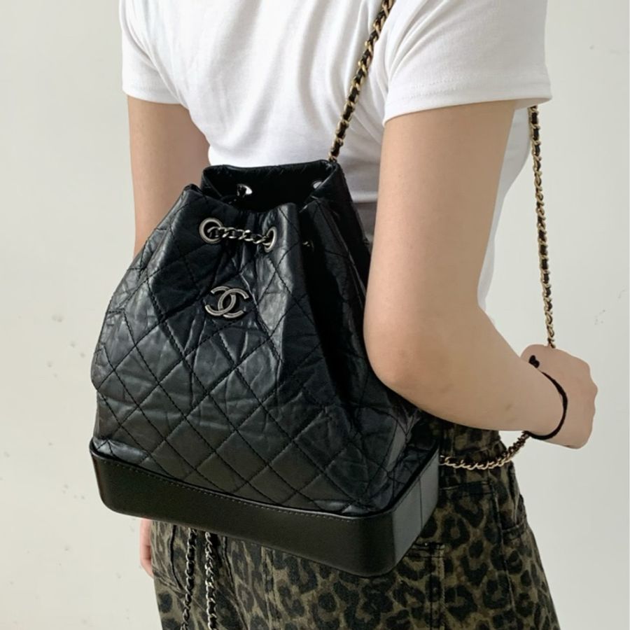 Chanel香奈兒🖤 Gabrielle黑色牛皮流浪雙肩包小號97新✨25開無卡 尺寸：22×23-0