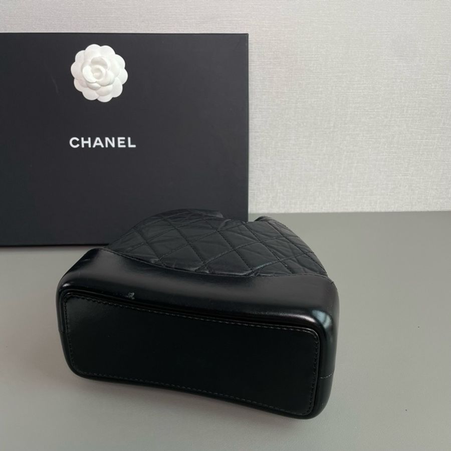 Chanel香奈兒🖤 Gabrielle黑色牛皮流浪雙肩包小號97新✨25開無卡 尺寸：22×23-5