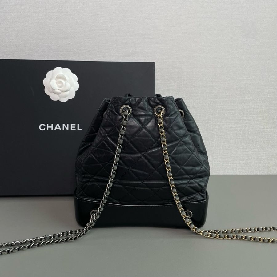 Chanel香奈兒🖤 Gabrielle黑色牛皮流浪雙肩包小號97新✨25開無卡 尺寸：22×23-7