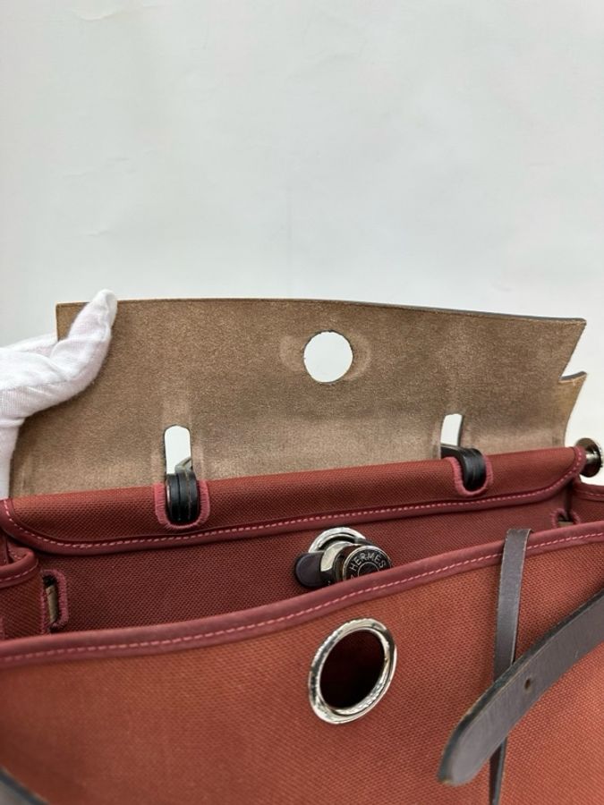 Hermes 愛馬仕經典31herbag 稀有的波爾多紅 框R刻 有使用痕跡-6