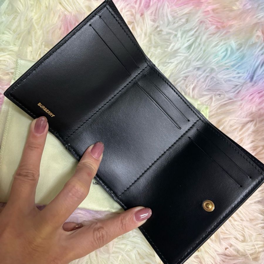Burberry魚子醬真皮三折短夾-9