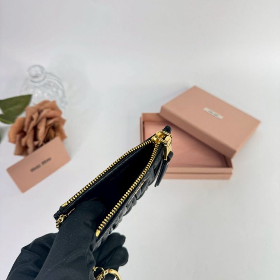 MIUMIU Matelassé帕皮皮革卡片套-2