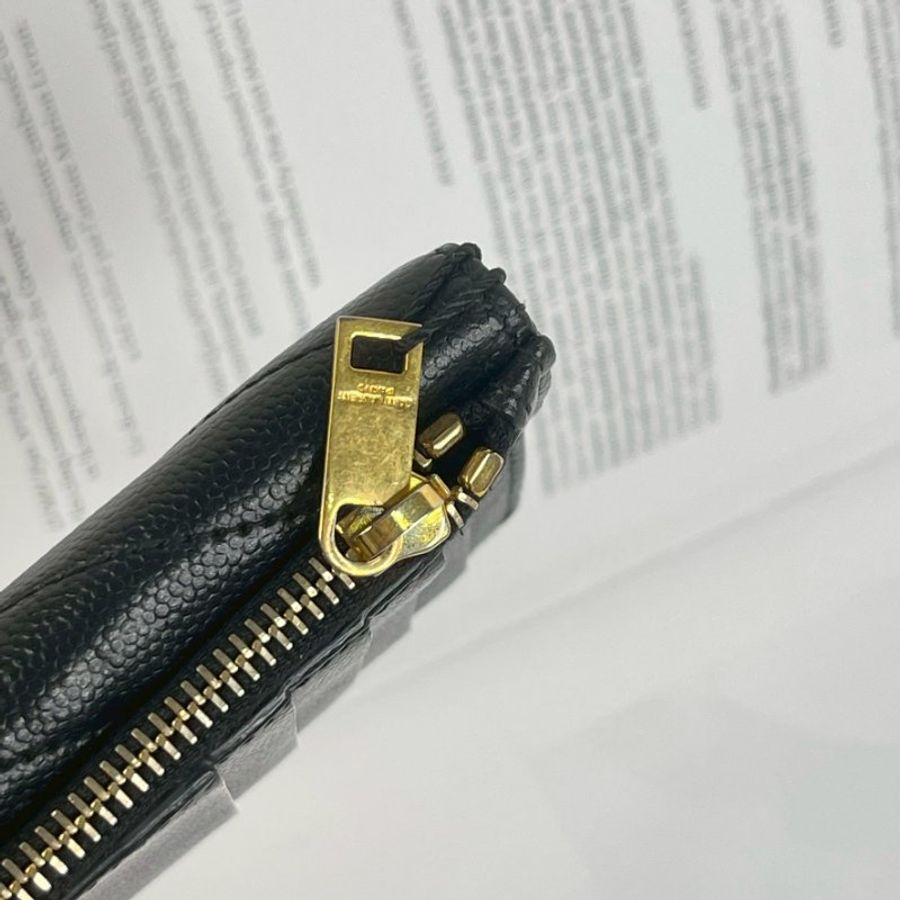 YSL 粒面壓紋拉鍊卡片套 黑金-6