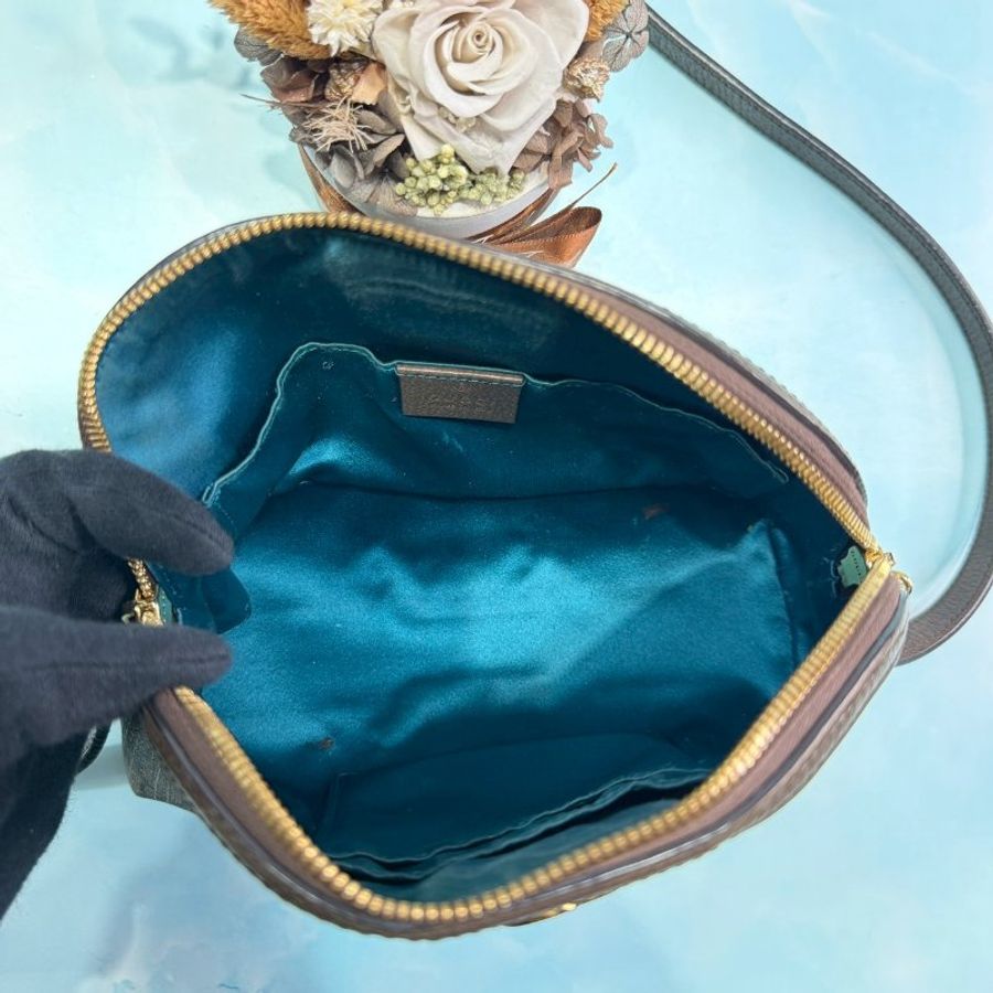 GUCCI GG Supreme帆布拉鍊貝殼包-4