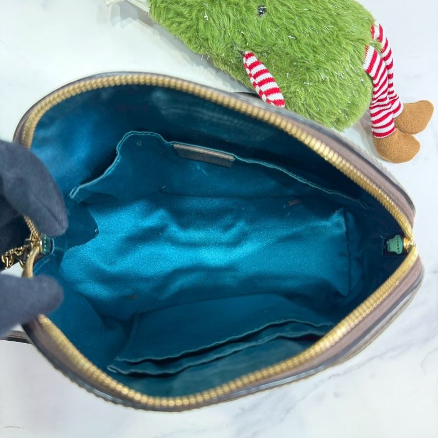 GUCCI GG Supreme拉鍊斜背貝殼包-4