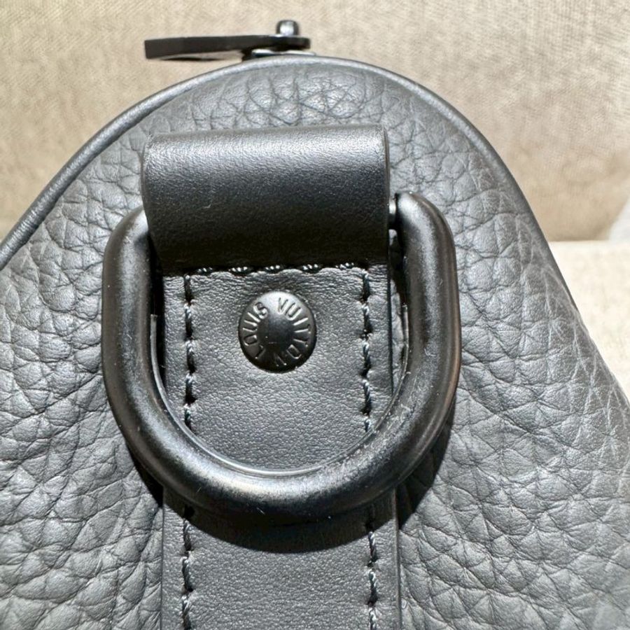 LV  keepall 25壓紋牛皮手提肩背包 晶片款-15