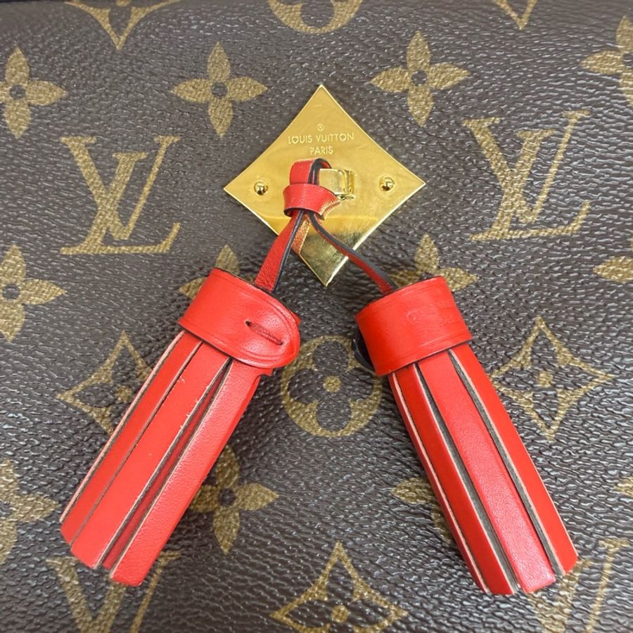 LV 老花紅色邊流蘇拉鏈相機包-7
