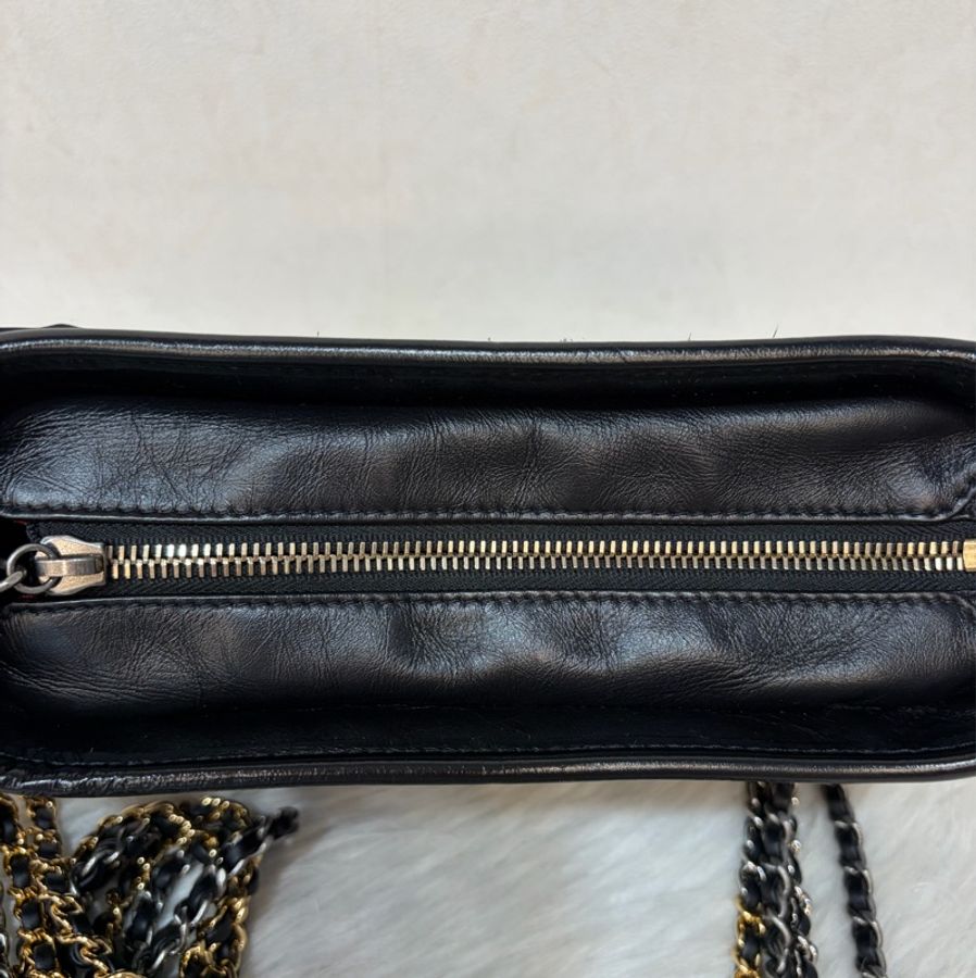 CHANEL A91810 gabrielle 小號山形紋流浪包｜ 斜背包 流浪包 斜挎包-23