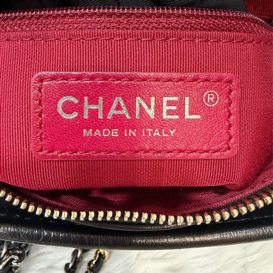 CHANEL A91810 gabrielle 小號山形紋流浪包｜ 斜背包 流浪包 斜挎包-40