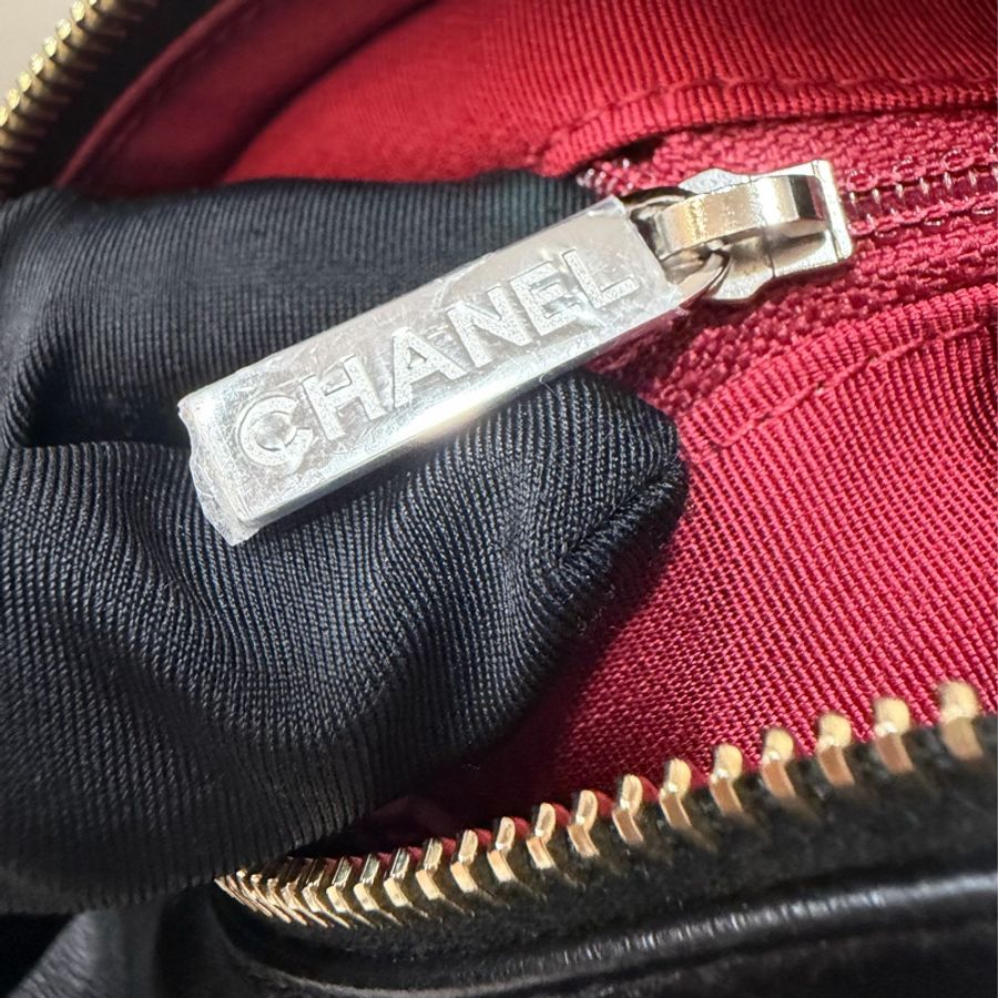 CHANEL A91810 gabrielle 小號山形紋流浪包｜ 斜背包 流浪包 斜挎包-42