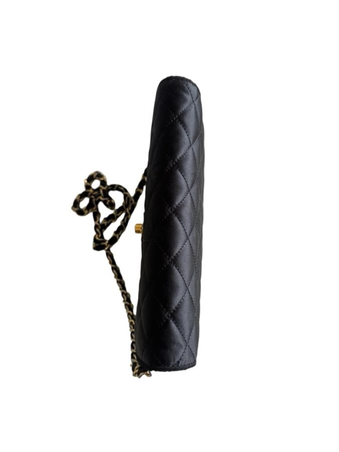 Chanel 黑金雙c扣菱格紋鏈條包-18