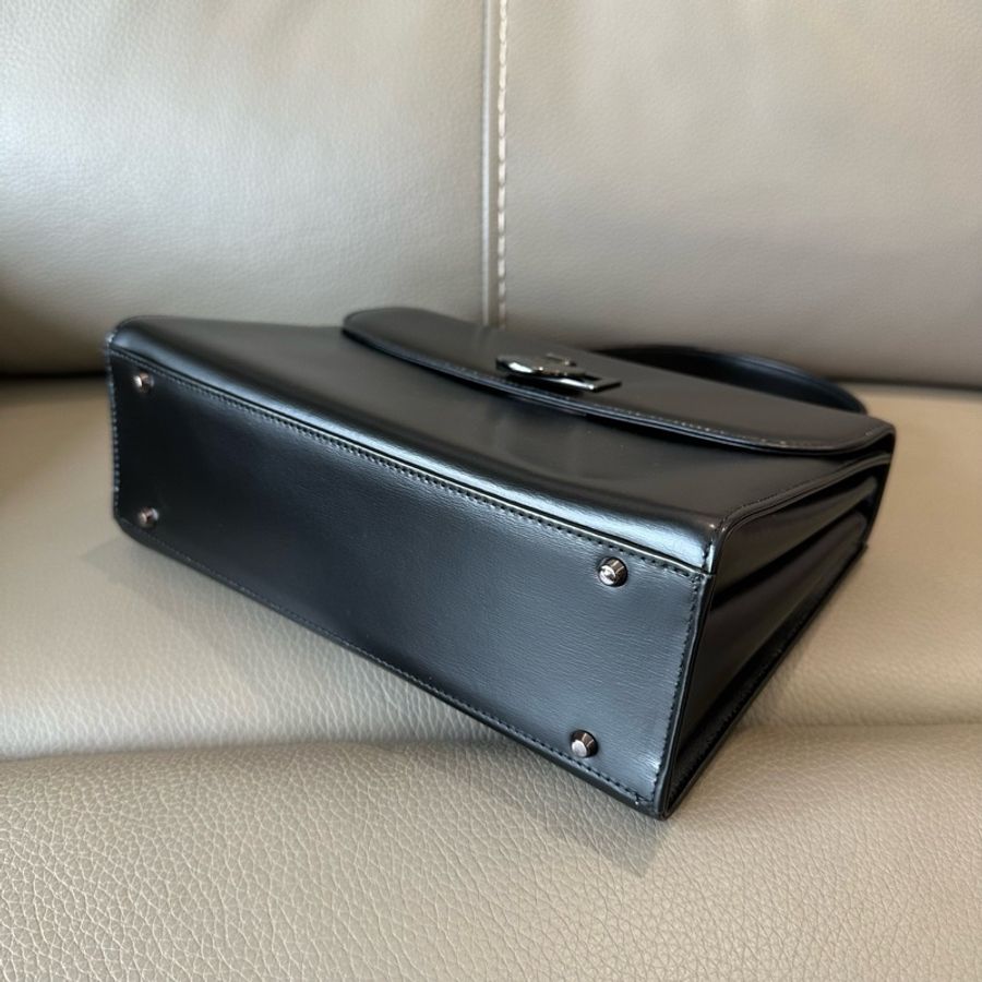 Givenchy紀梵希黑色牛皮Kelly手提單肩包-4