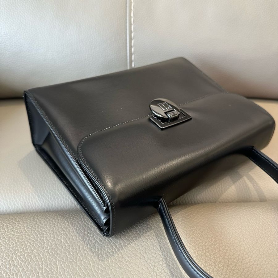 Givenchy紀梵希黑色牛皮Kelly手提單肩包-5