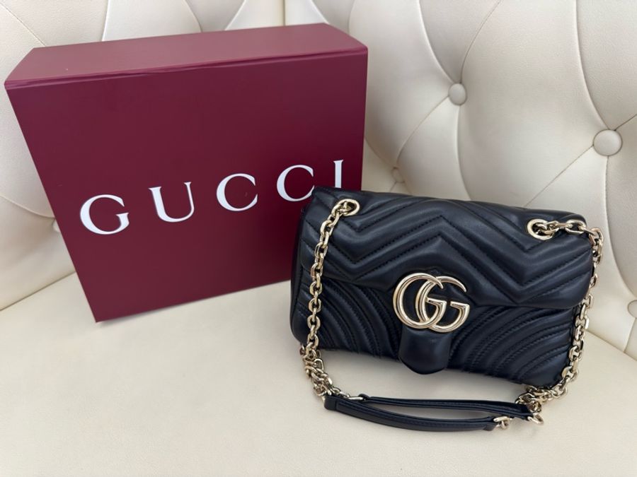 二手GUCCI 黑色亮金色 GG Marmont馬夢小牛皮金鏈肩背包837280-0