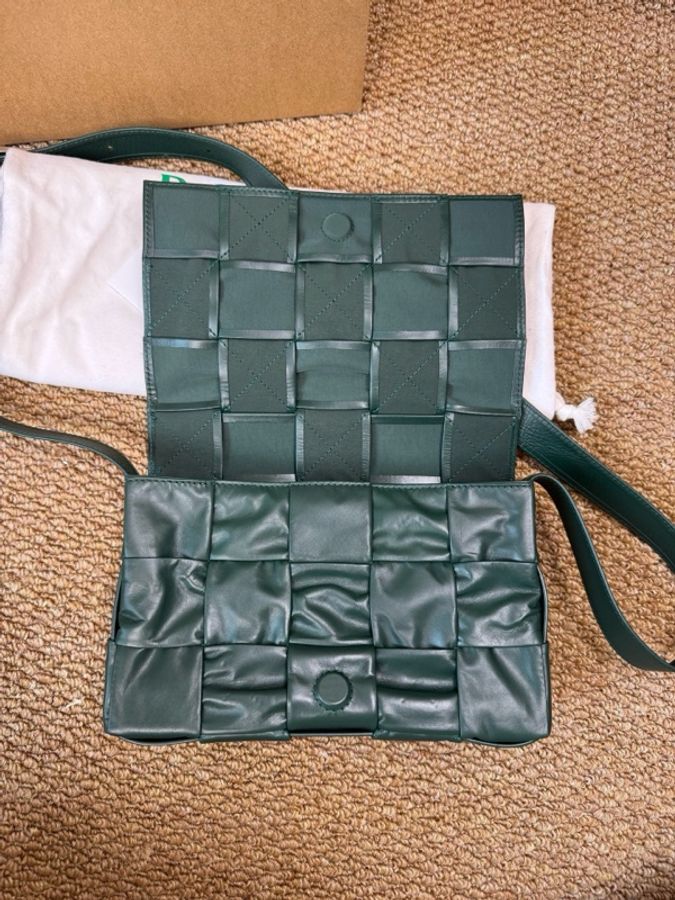 閒置新未使用 葆蝶家Bottega Veneta  牛皮革 雨樹綠挎包-6