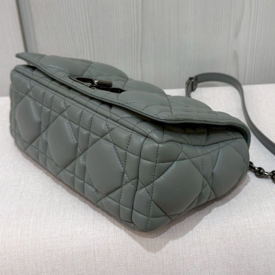 DIOR迪奧caro25cm中號高級灰閒置帶膜全新全配🈶購證專櫃13萬-16