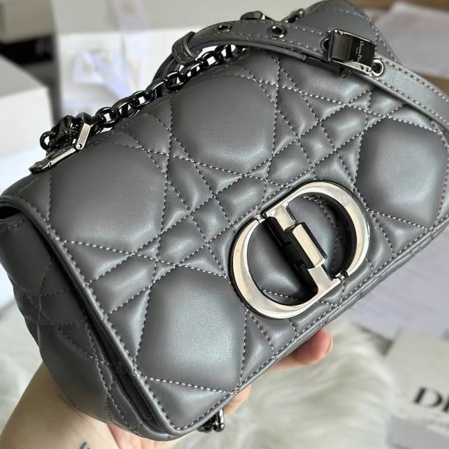 DIOR迪奧caro25cm中號高級灰閒置帶膜全新全配🈶購證專櫃13萬-33