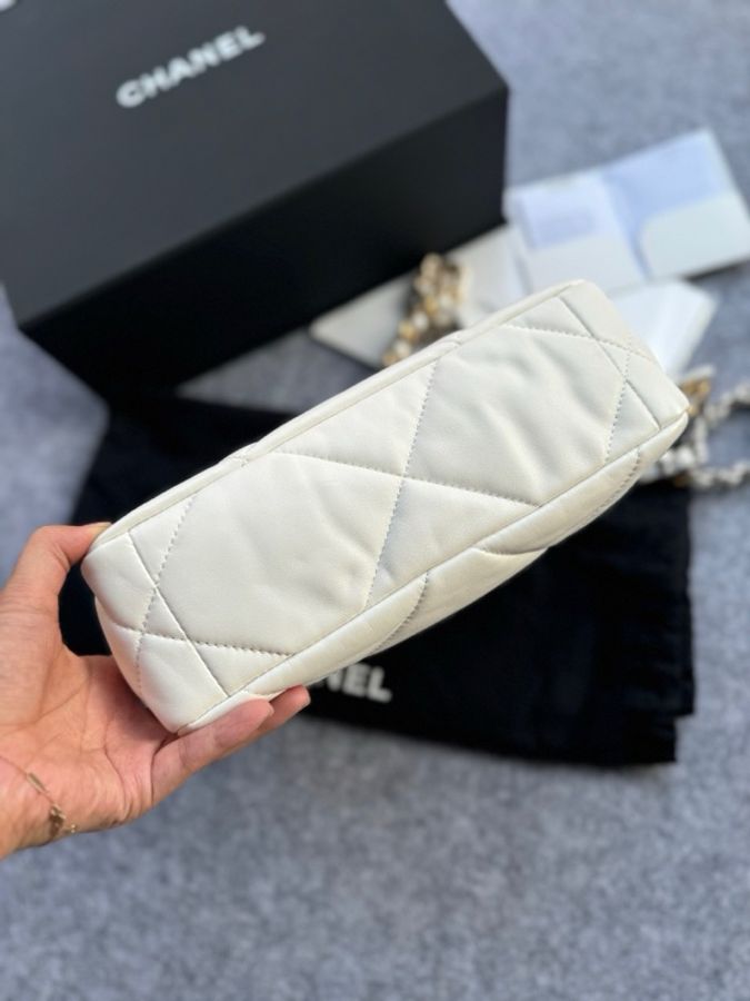 99新 原膜 Chanel 中號白色19bag 銀扣-2