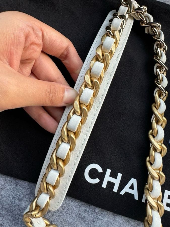 99新 原膜 Chanel 中號白色19bag 銀扣-7
