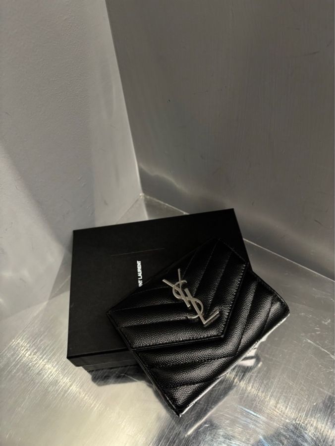 近全新專櫃半價🌟Saint Laurent Paris YSL 魚子醬銀扣錢包｜Classic Trend CT精品｜台北東區實體-0