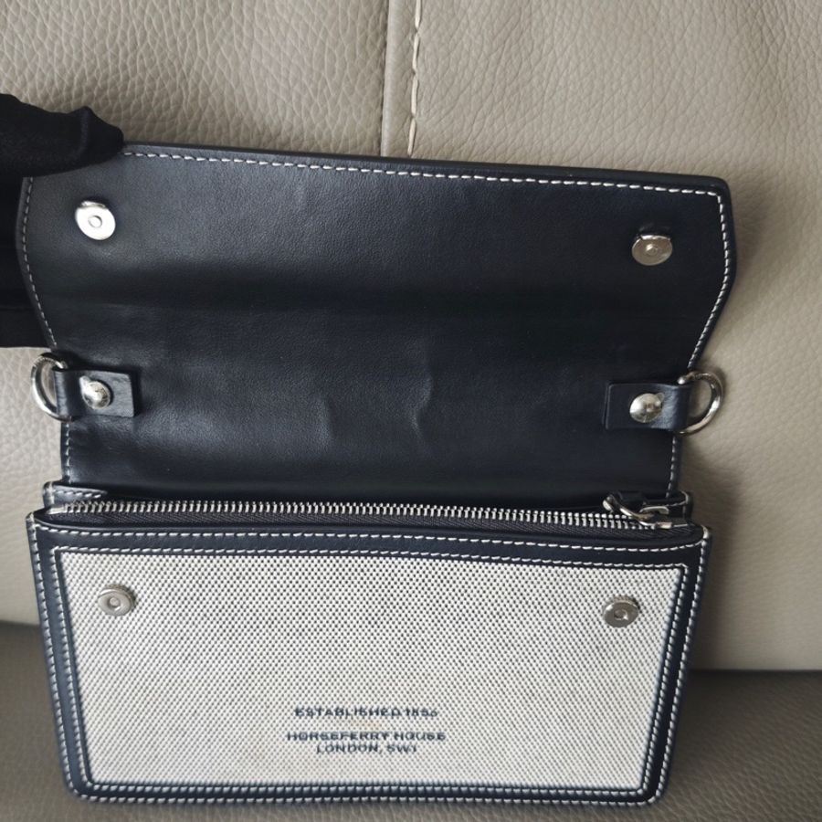 Burberry巴寶莉白色帆布拼皮信封單肩包-5