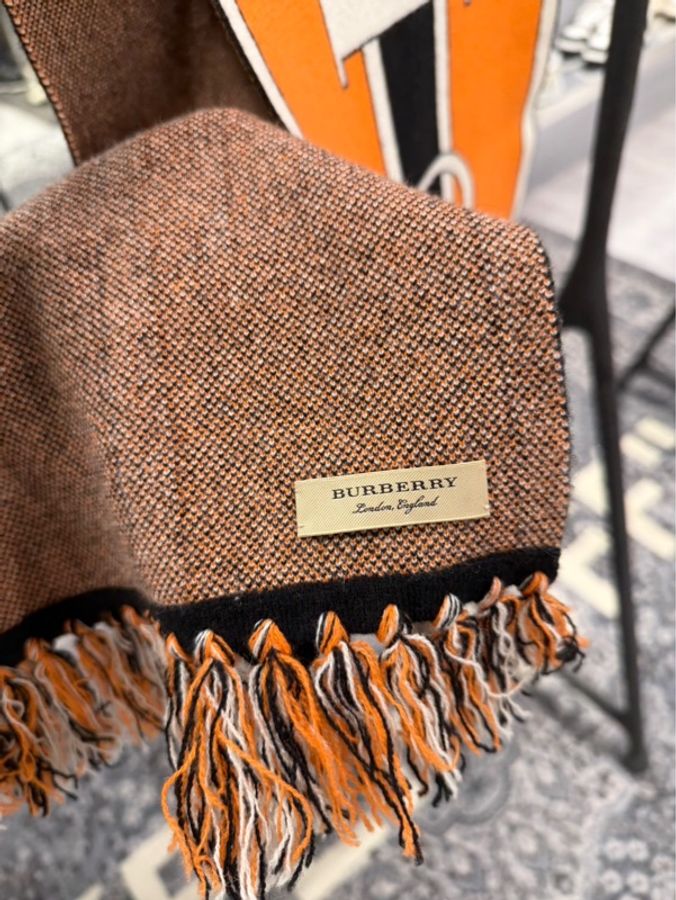 超便宜🌟Burberry 字母羊毛針織圍巾｜Classic Trend CT精品｜台北東區實體-3