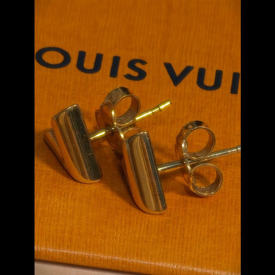 LV Essential V 耳釘 M68153-3