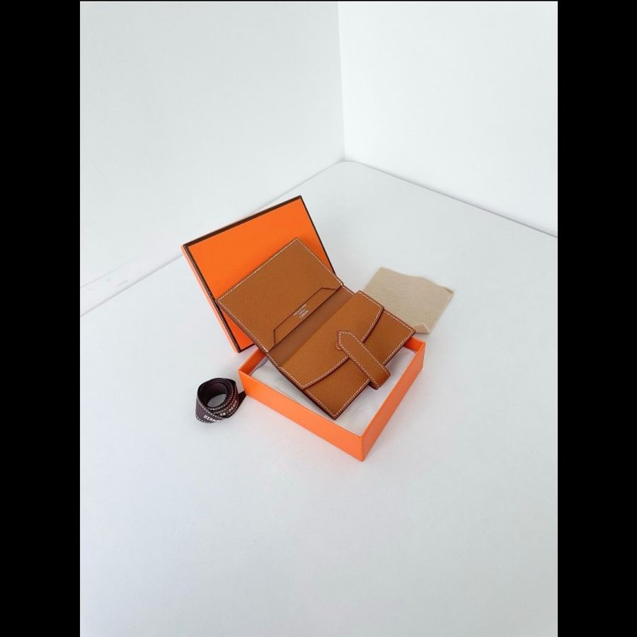 愛馬仕 Hermes bearn 短款 金棕銀扣 B刻 零錢包/卡包/錢99新
尺寸：10.5*6.5*1.5
ORX-1