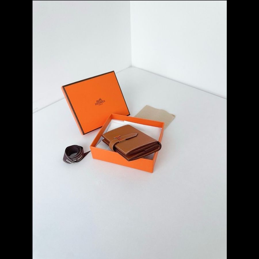 愛馬仕 Hermes bearn 短款 金棕銀扣 B刻 零錢包/卡包/錢99新
尺寸：10.5*6.5*1.5
ORX-2