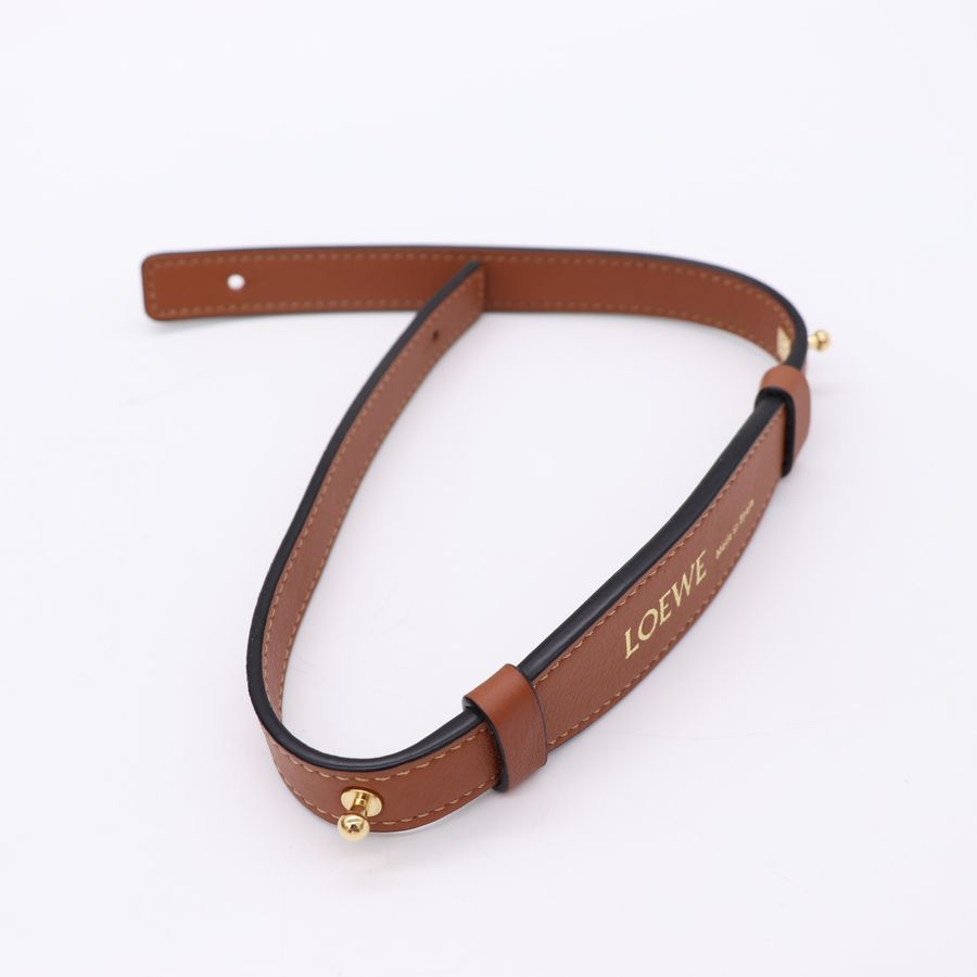 Loewe Flamenco 黏土綠迷你納帕牛皮福袋包手拿包-13