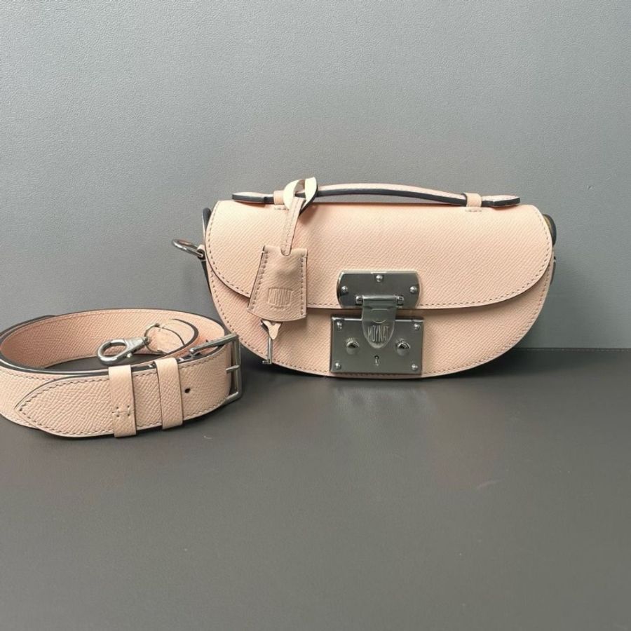 Moynat Flori tour小馬鞍腋下包 花瓣粉馬鞍包 20*5.7*12cm 9新 配件肩帶 鑰匙 塵袋-1