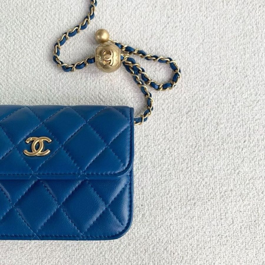 Chanel mini金球woc鏈條包 藍色 金扣 羊皮 12*9*3 95新 配件盒 購證 保卡-6