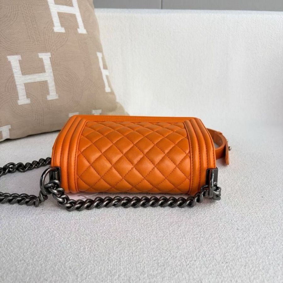 Chanel Leboy小號 黃色銀扣 羊皮 20*13*6.5 9新 配件塵袋-5
