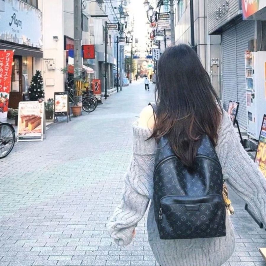 LV 黑老花阿波羅 Discovery後背包 黑灰色 29*38*19 9新 配件塵袋-0