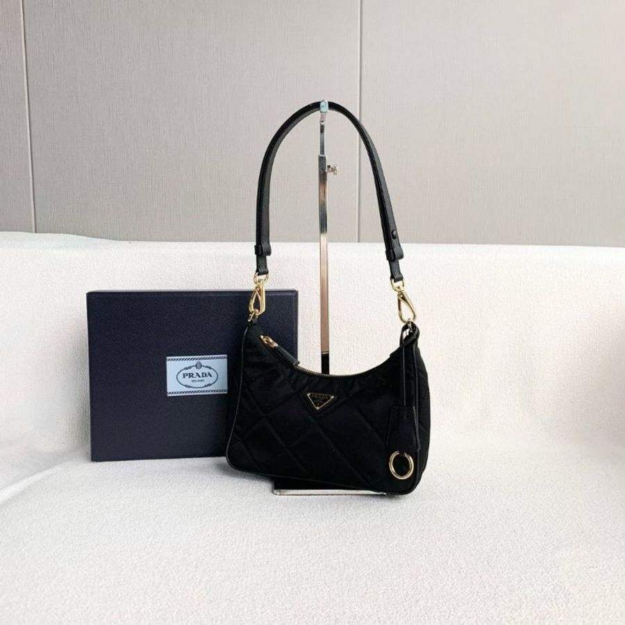 Prada 黑金Hobo腋下包 22*17*6 95新 配件盒 肩帶 鏈條 塵袋 保卡-5