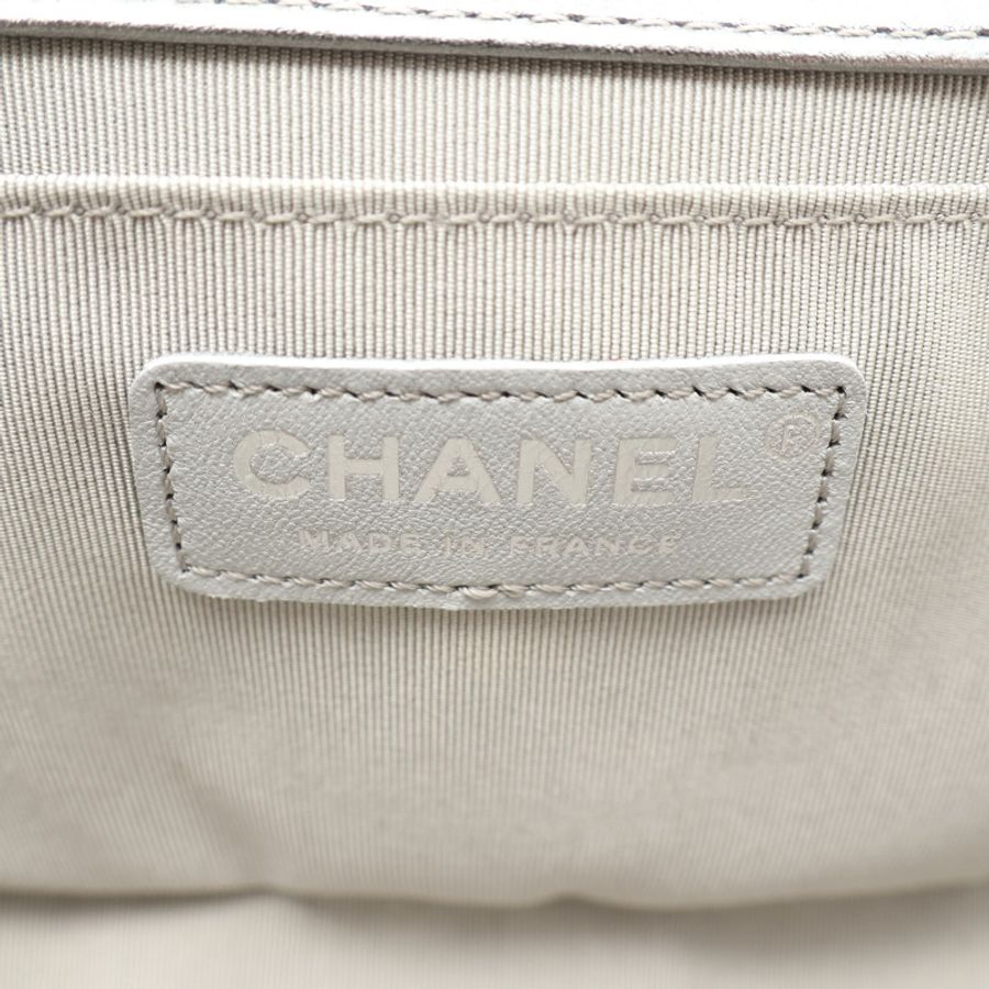 亮片 Boy 25 肩背包 金屬綠色 羊皮 銀釦【CHANEL 香奈兒】 A67086-3