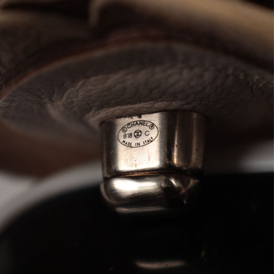 Chanel 18年希腊系列金色皮革山茶花胸针-14